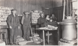 men sorting mail in 1923